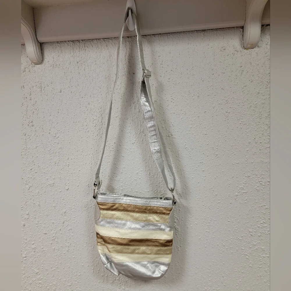 DFusion - Crossbody - Picture 7 of 7